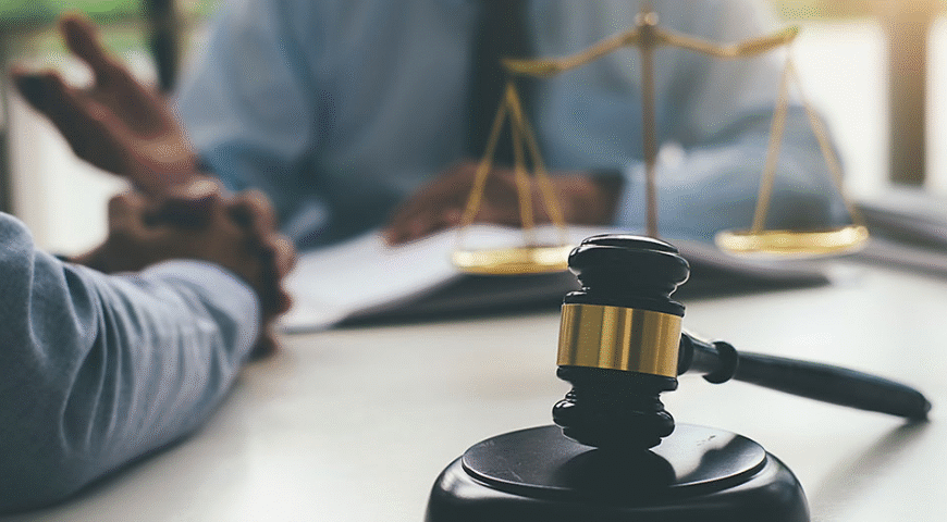 How a Franchise Attorney Can Protect You Before Signing a Franchise Agreement