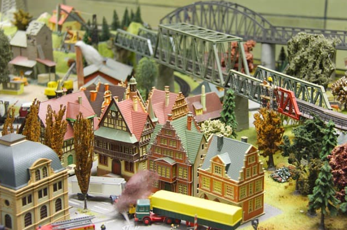 Z Scale Train Sets: The Art of Precision in Model Railroading