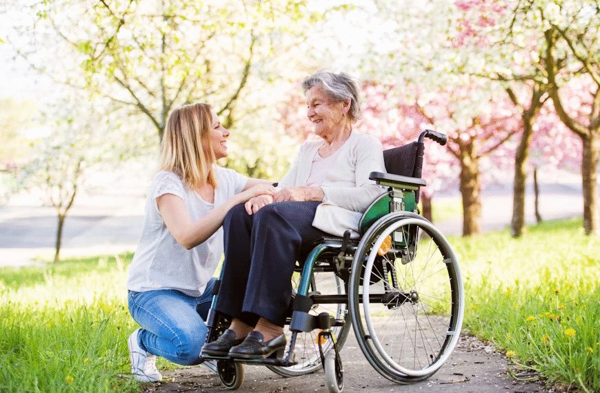 Compassionate Dementia Care Services: Supporting Seniors with Dignity and Comfort