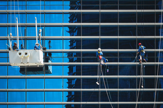 Why outsourcing maintenance services improves productivity in modern offices ?